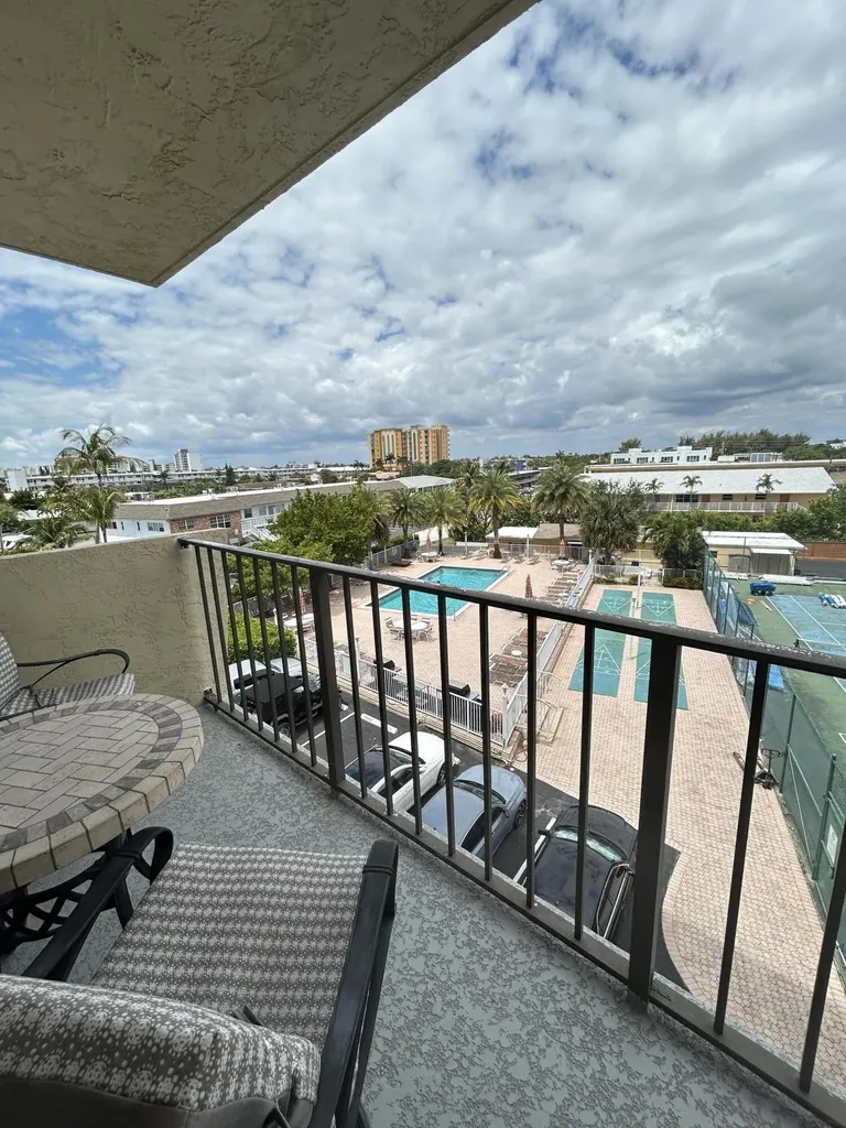 1009 N Ocean Boulevard N Pompano Beach FL 33062
