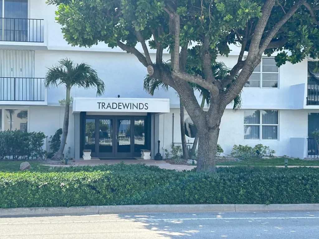 1009 N Ocean Boulevard N Pompano Beach FL 33062