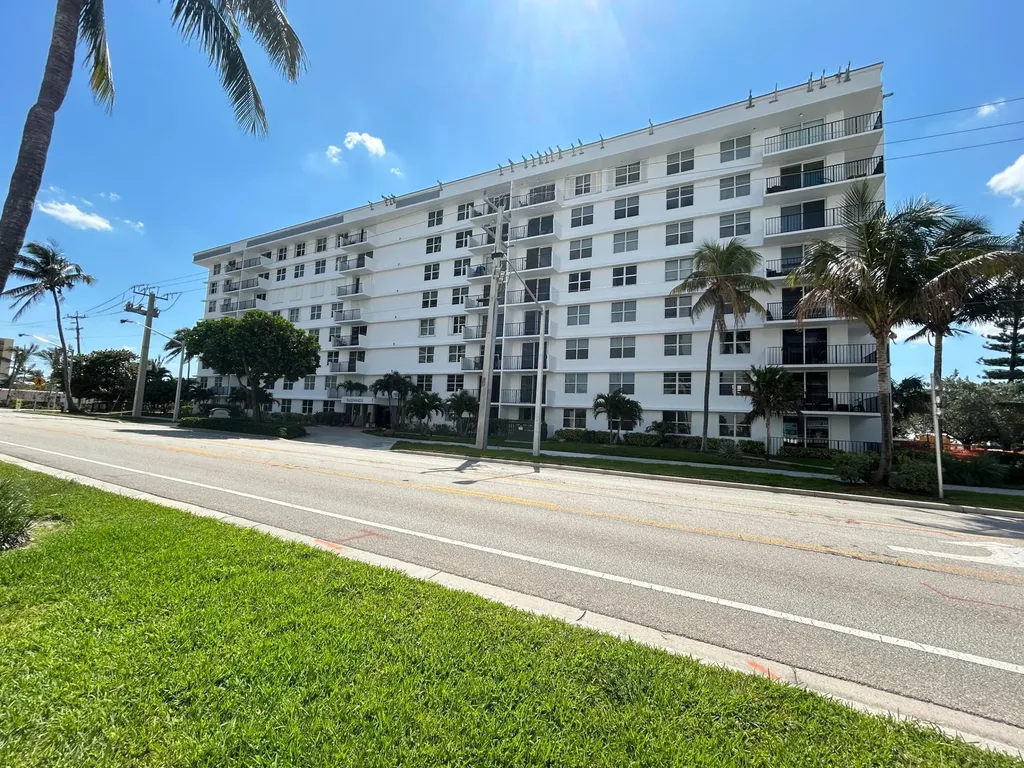 1009 N Ocean Boulevard N Pompano Beach FL 33062