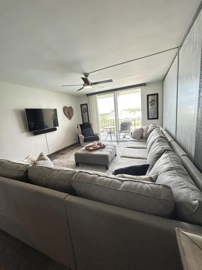 1009 N Ocean Boulevard N Pompano Beach FL 33062