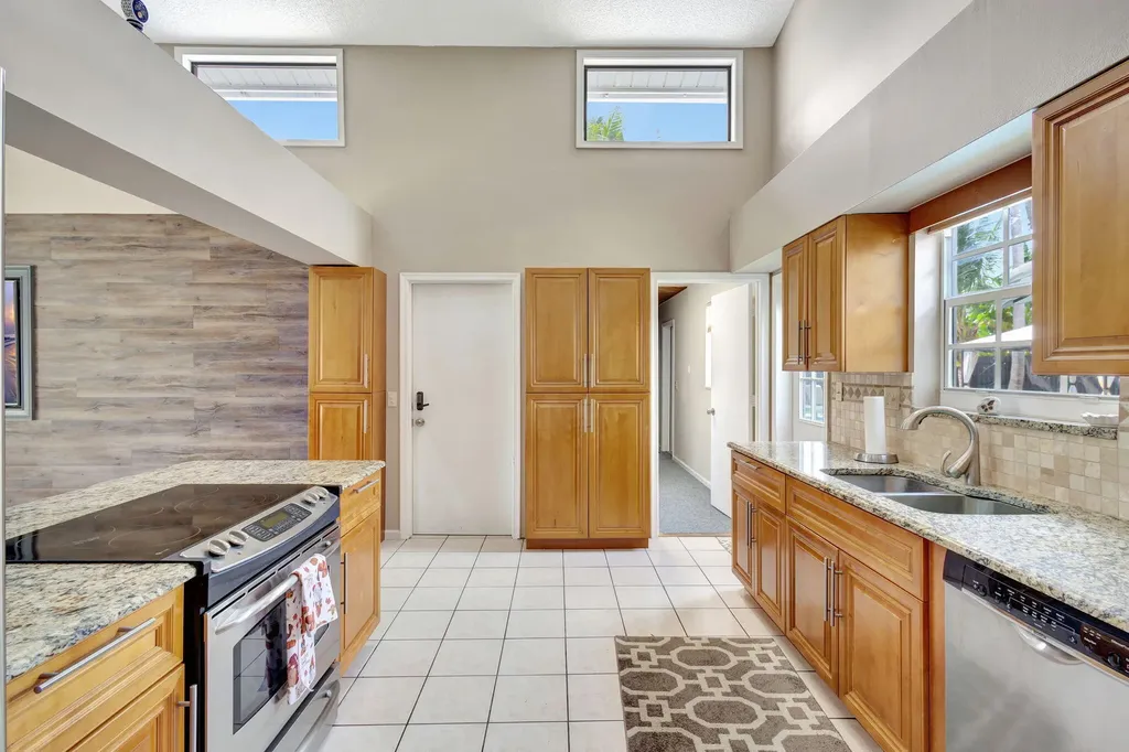 2469 Sun Up Lane Lake Worth FL 33462