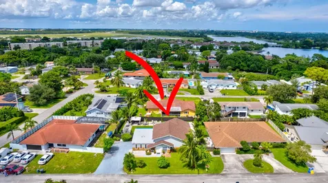 2469 Sun Up Lane Lake Worth FL 33462