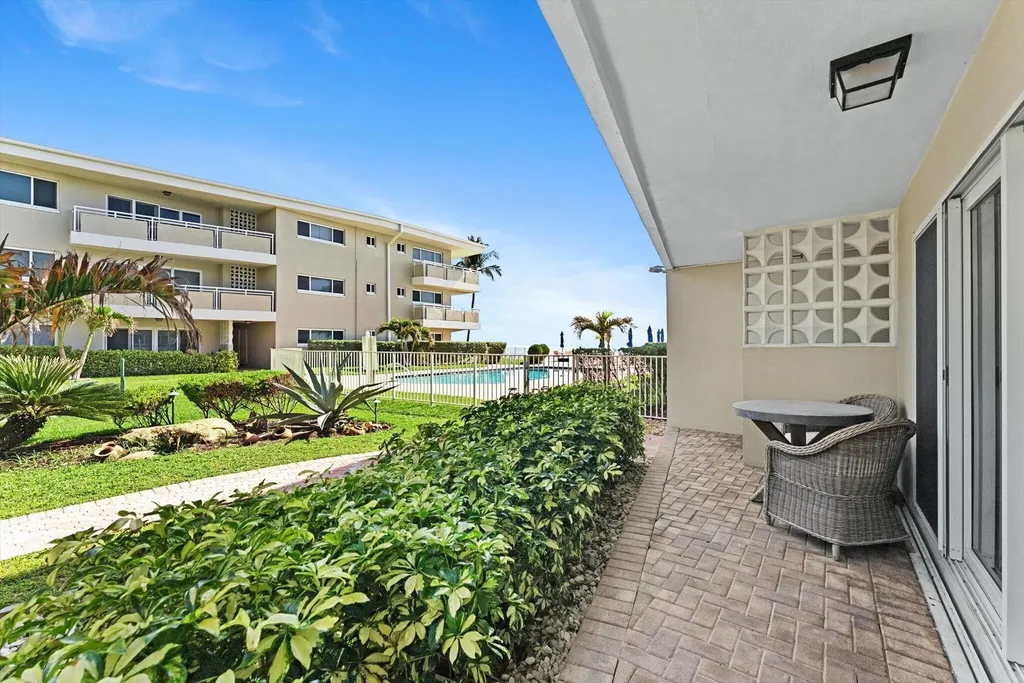 1199 Hillsboro Mile Pompano Beach FL 33062