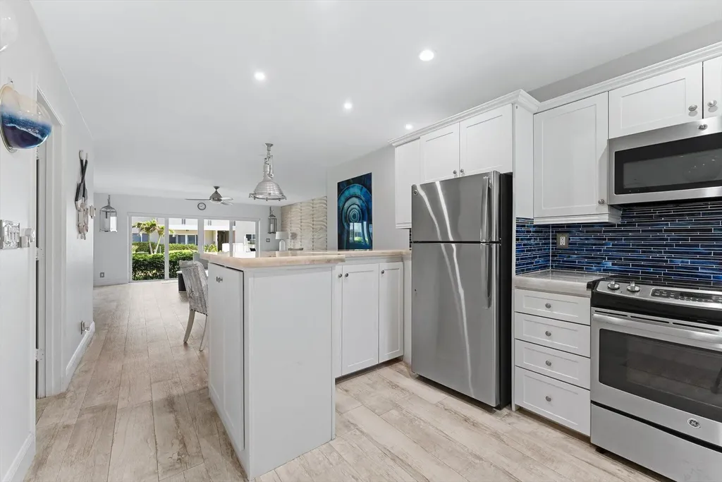 1199 Hillsboro Mile Pompano Beach FL 33062