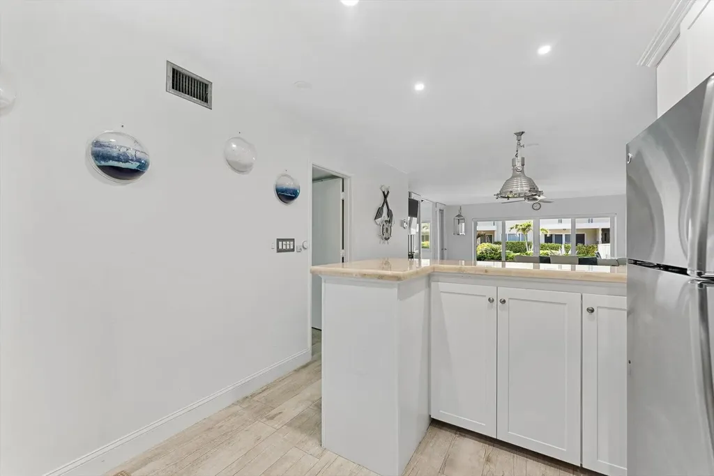 1199 Hillsboro Mile Pompano Beach FL 33062