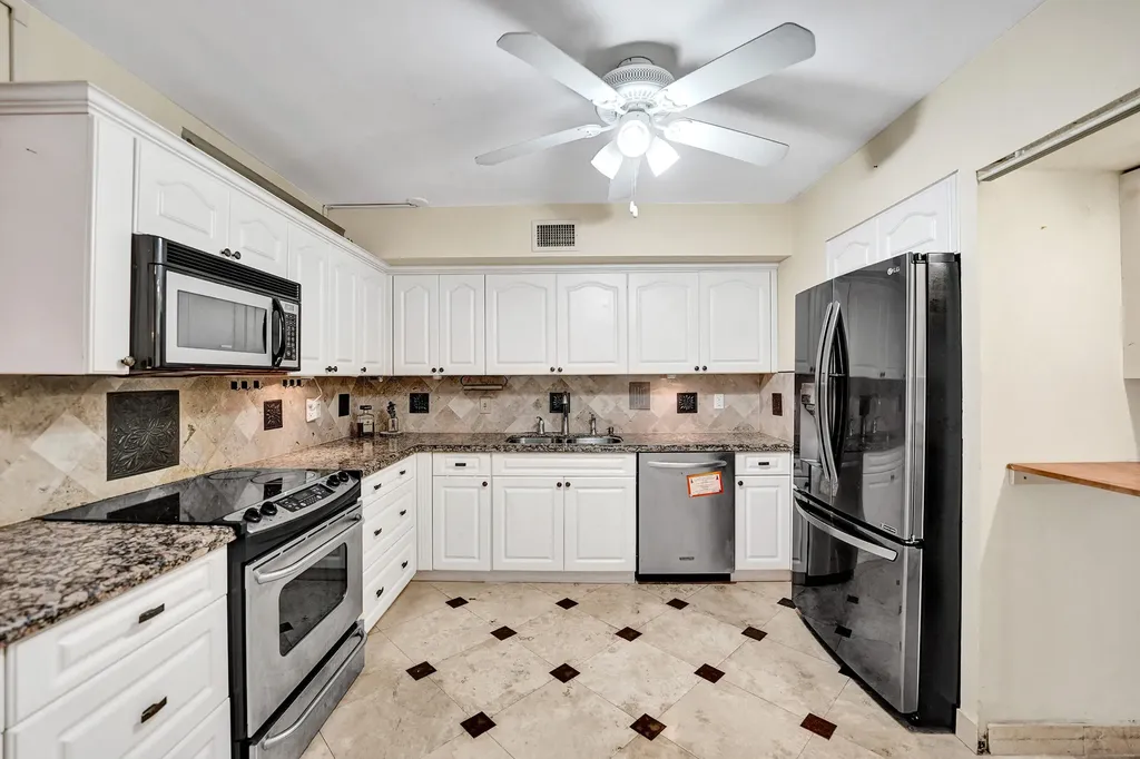 2802 N 46th Avenue Hollywood FL 33021