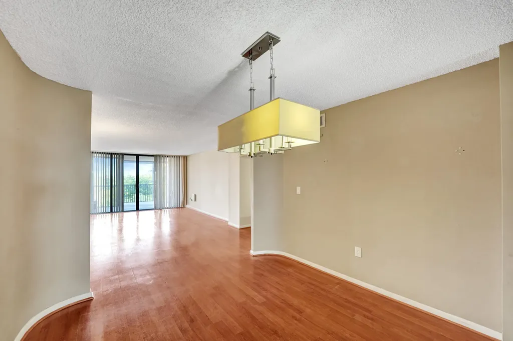 2802 N 46th Avenue Hollywood FL 33021