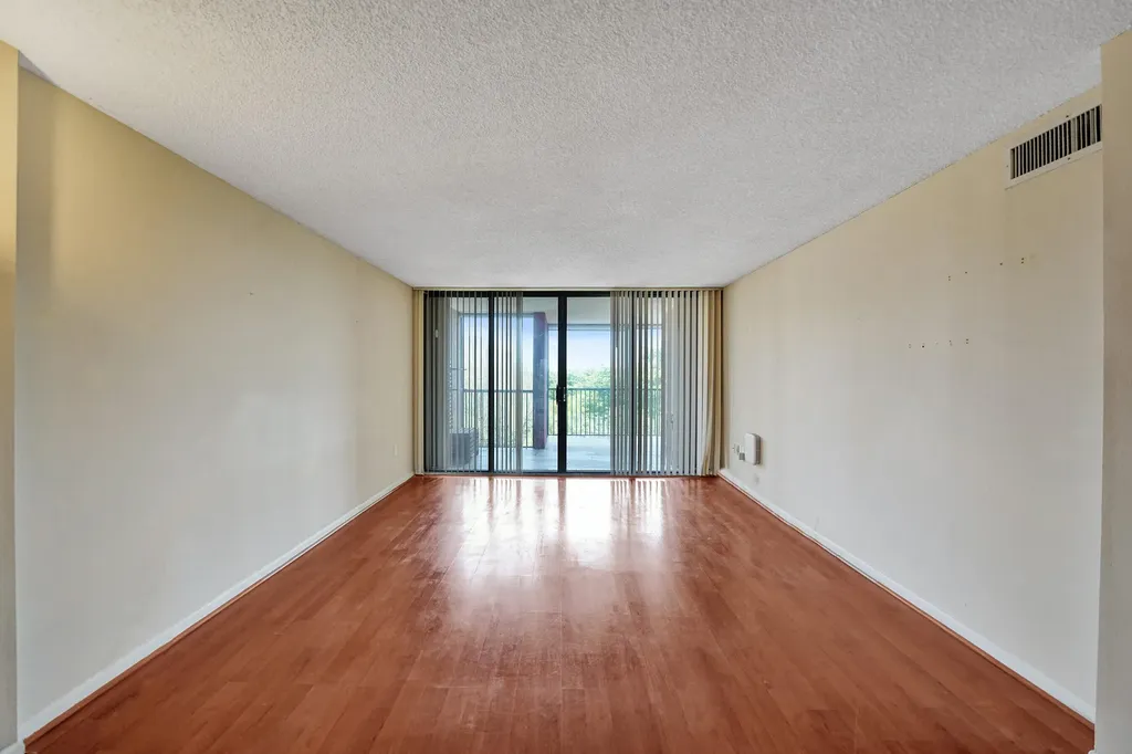 2802 N 46th Avenue Hollywood FL 33021