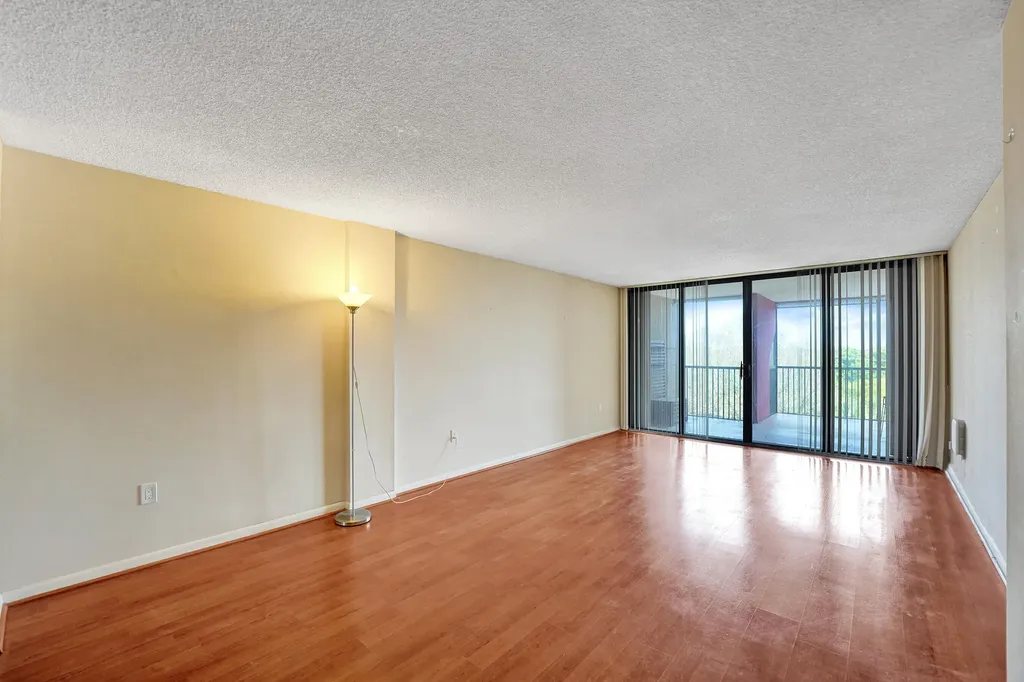 2802 N 46th Avenue Hollywood FL 33021