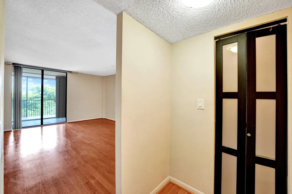 2802 N 46th Avenue Hollywood FL 33021
