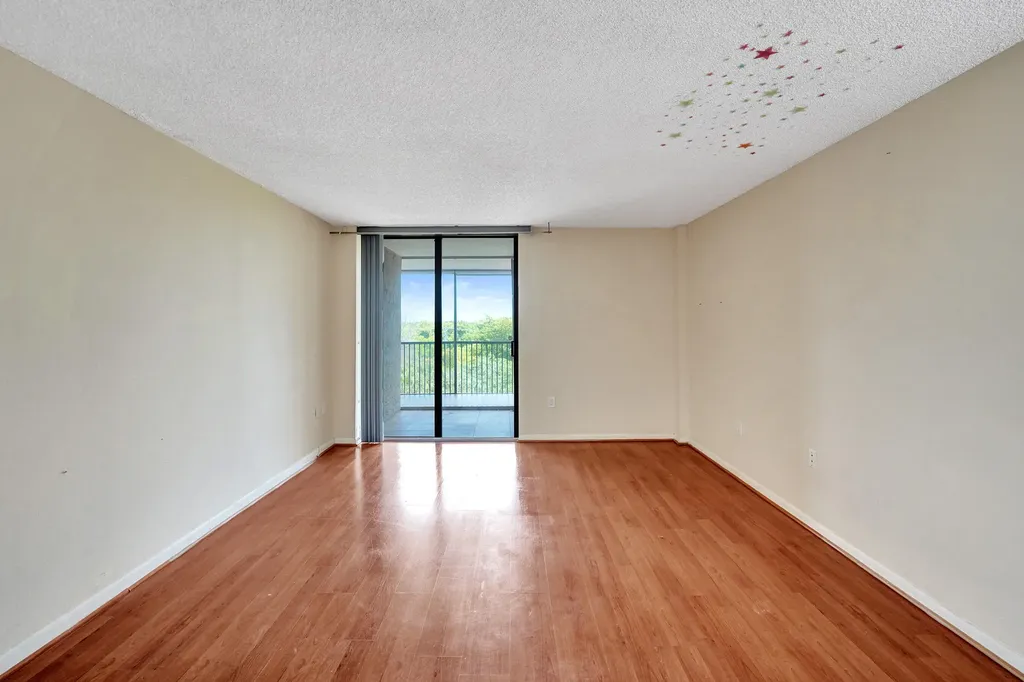2802 N 46th Avenue Hollywood FL 33021