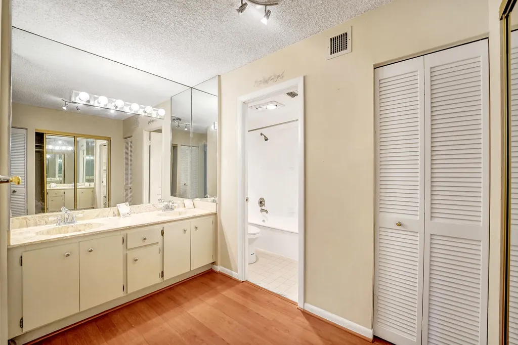 2802 N 46th Avenue Hollywood FL 33021