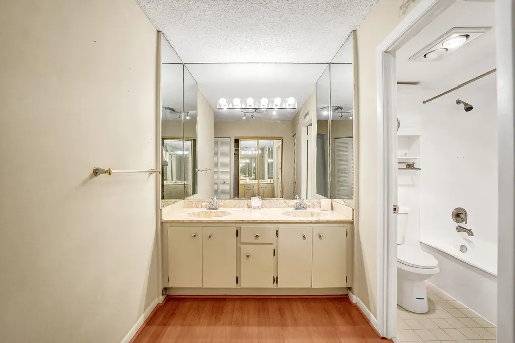 2802 N 46th Avenue Hollywood FL 33021