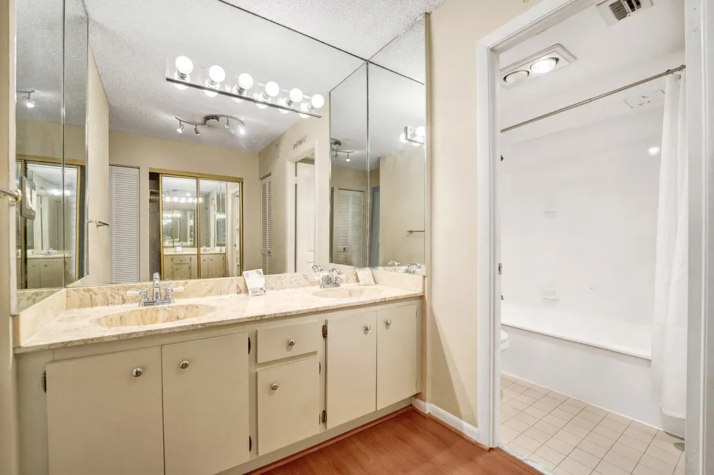 2802 N 46th Avenue Hollywood FL 33021
