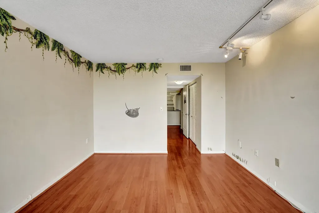2802 N 46th Avenue Hollywood FL 33021