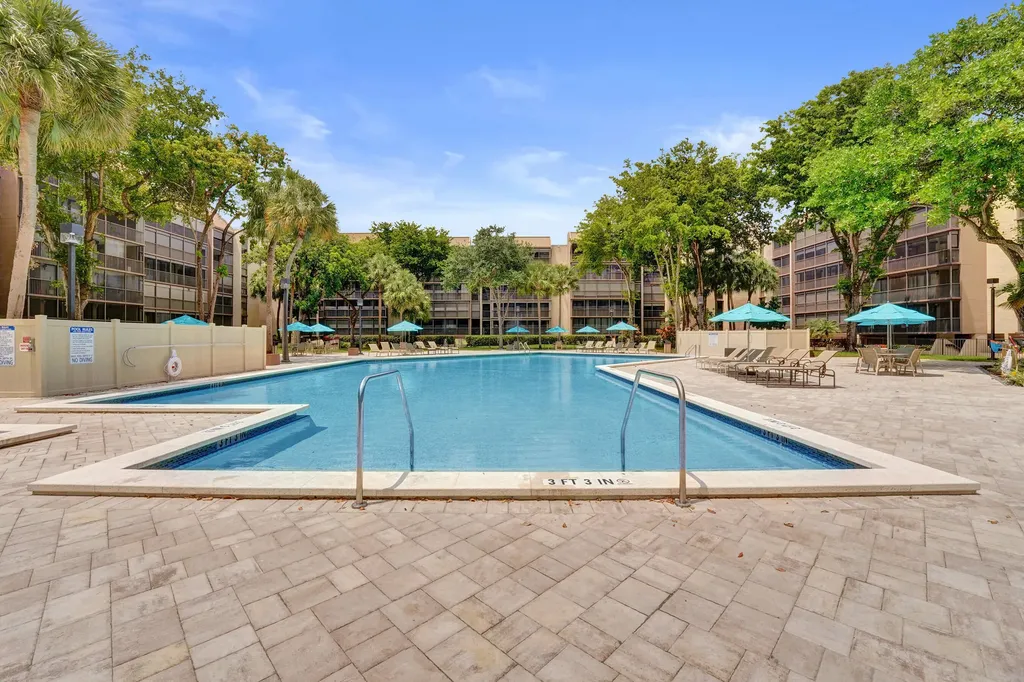 2802 N 46th Avenue Hollywood FL 33021