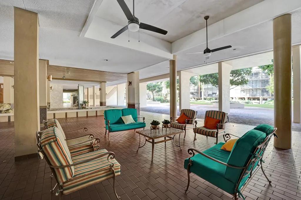 2802 N 46th Avenue Hollywood FL 33021