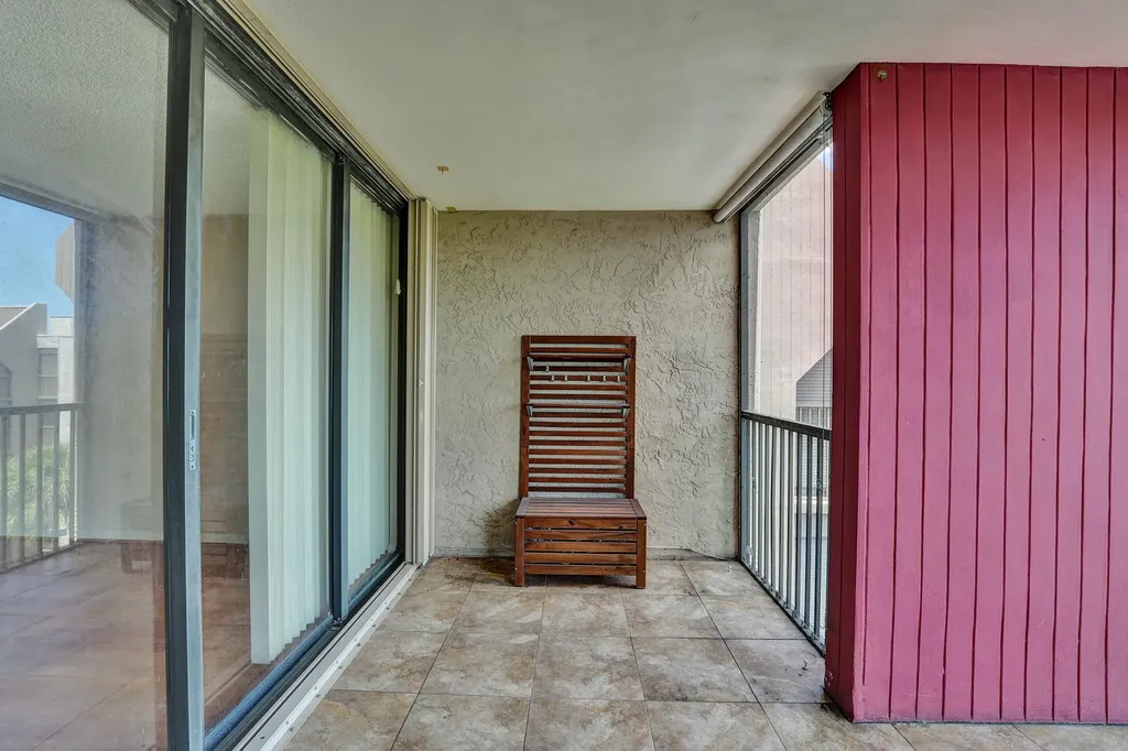 2802 N 46th Avenue Hollywood FL 33021