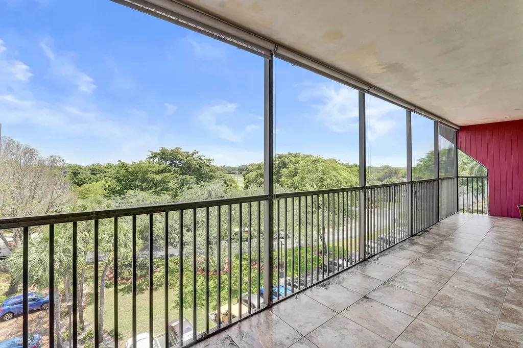 2802 N 46th Avenue Hollywood FL 33021