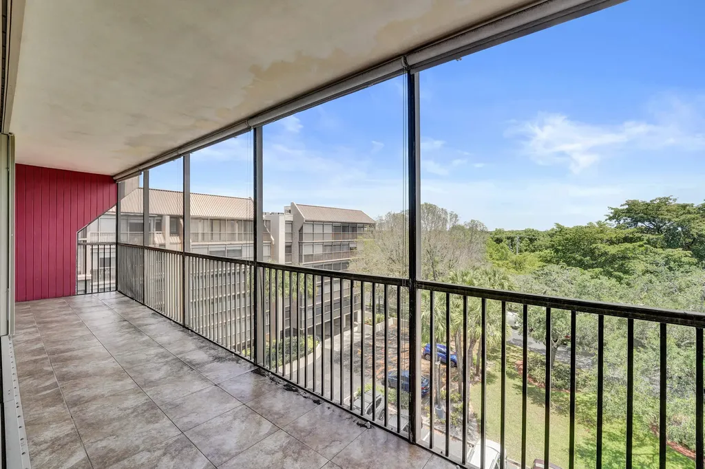 2802 N 46th Avenue Hollywood FL 33021