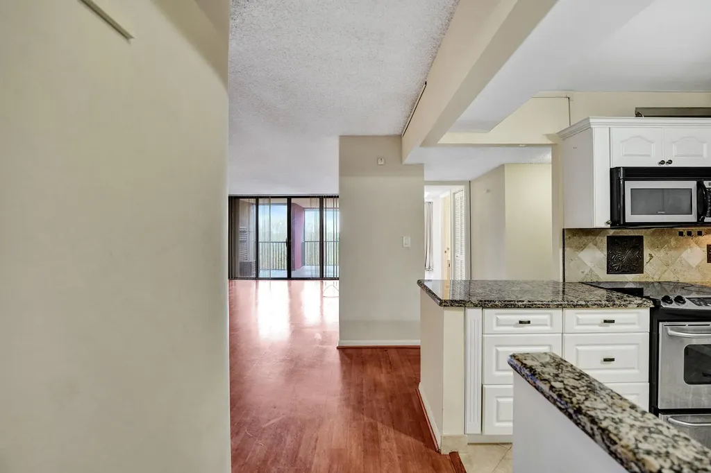 2802 N 46th Avenue Hollywood FL 33021