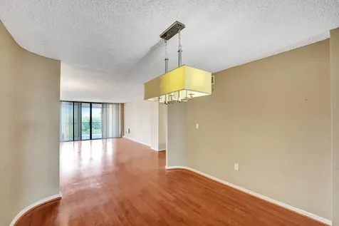 2802 N 46th Avenue Hollywood FL 33021