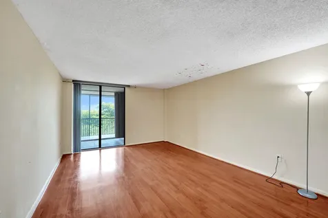 2802 N 46th Avenue Hollywood FL 33021