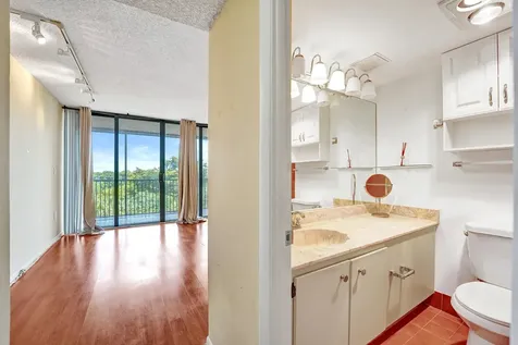 2802 N 46th Avenue Hollywood FL 33021