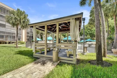 2802 N 46th Avenue Hollywood FL 33021