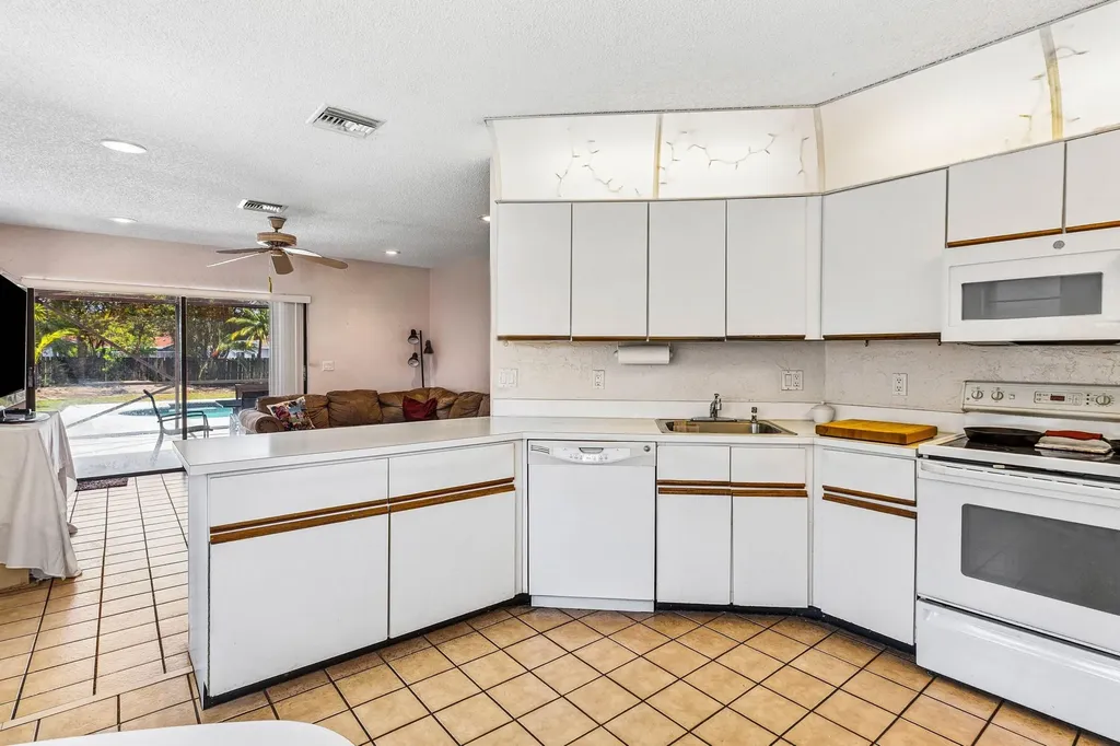 9792 Majorca Place Boca Raton FL 33434