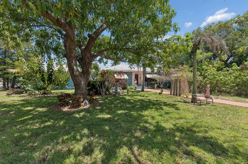 502 S Palmway Lake Worth Beach FL 33460
