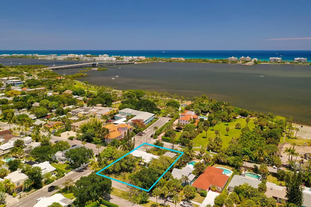 502 S Palmway Lake Worth Beach FL 33460
