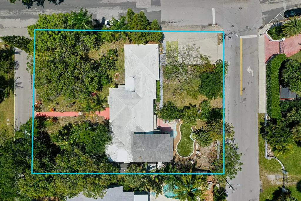 502 S Palmway Lake Worth Beach FL 33460