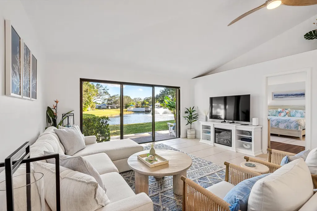 913 Club Drive Palm Beach Gardens FL 33418
