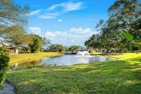 913 Club Drive Palm Beach Gardens FL 33418