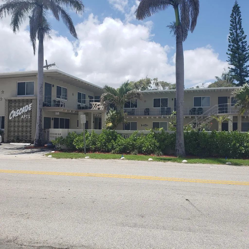 100 Cascade Lane Palm Beach Shores FL 33404