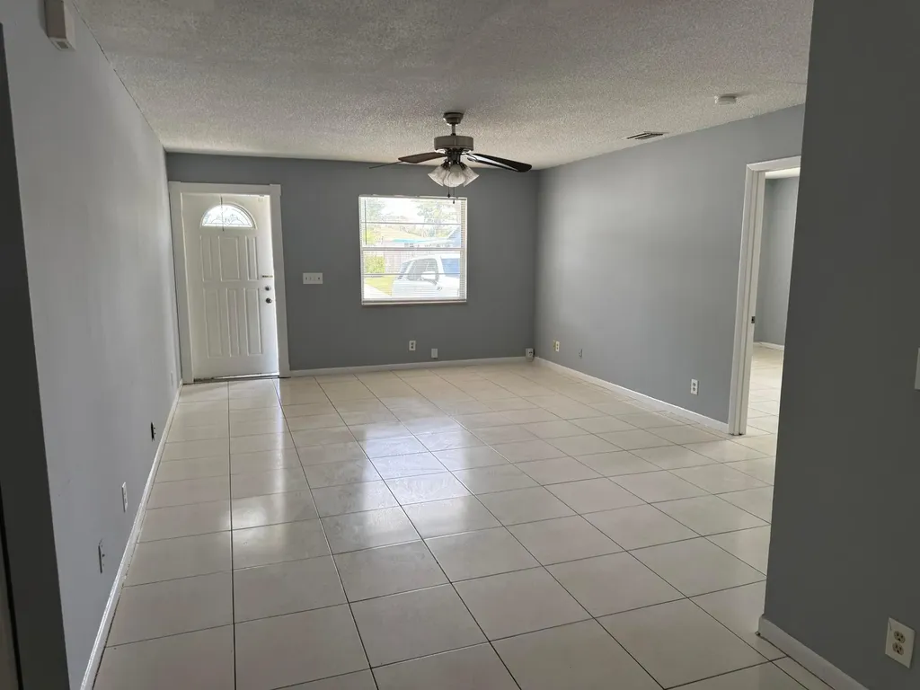 2519 Griffin Square West Palm Beach FL 33406