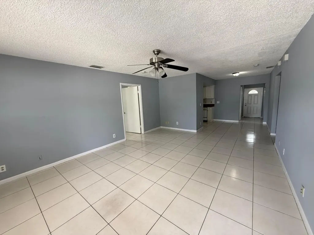 2519 Griffin Square West Palm Beach FL 33406