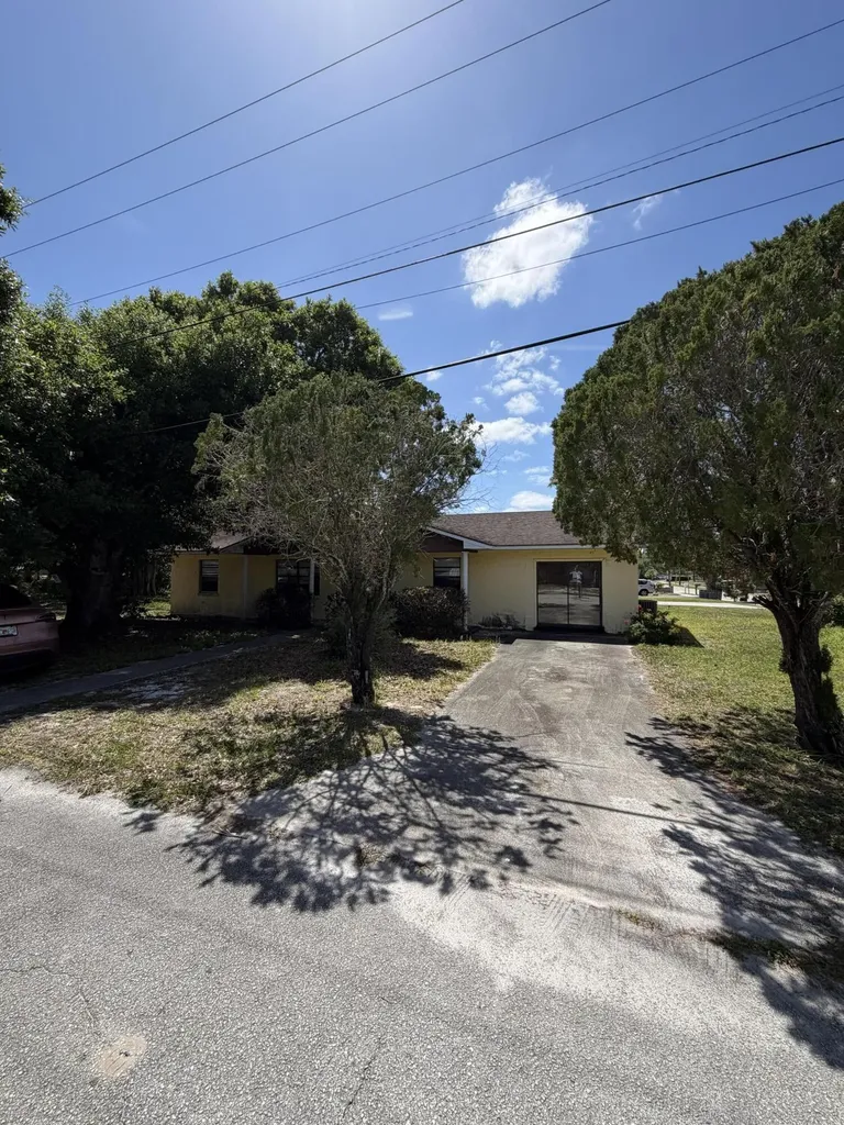 1709 N 22nd Street Fort Pierce FL 34950