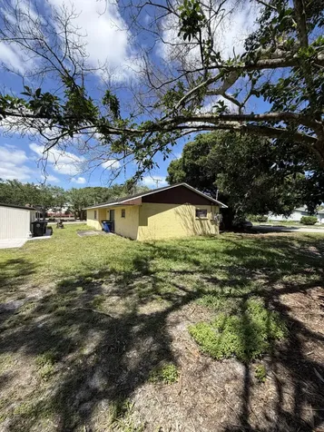 1709 N 22nd Street Fort Pierce FL 34950