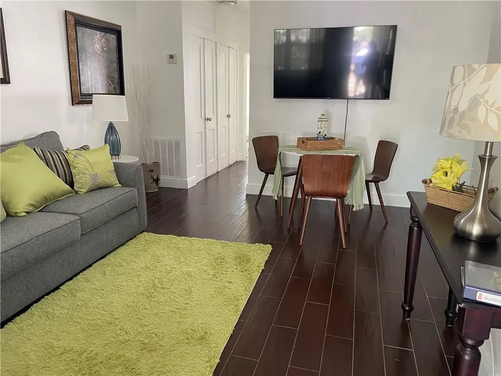 17 NE 9th Avenue Fort Lauderdale FL 33301
