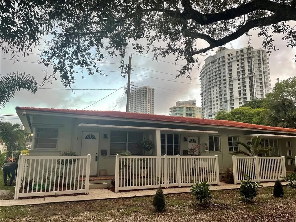 17 NE 9th Avenue Fort Lauderdale FL 33301