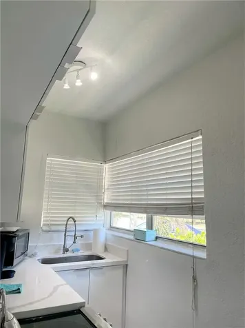 17 NE 9th Avenue Fort Lauderdale FL 33301