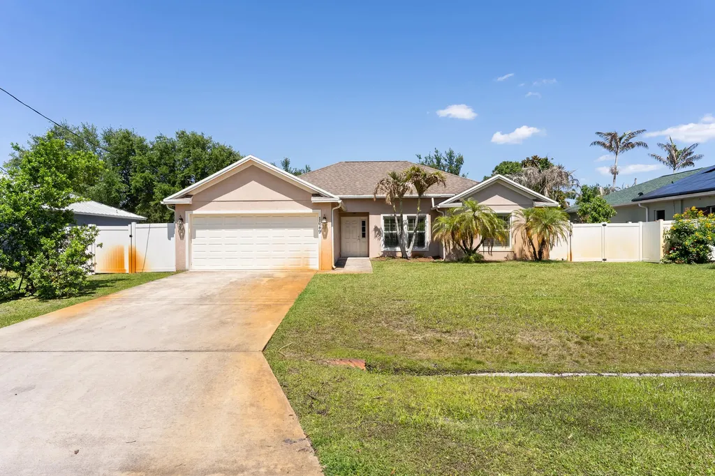 1649 SW Hampshire Lane Port St Lucie FL 34953
