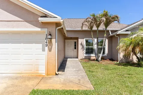 1649 SW Hampshire Lane Port St Lucie FL 34953