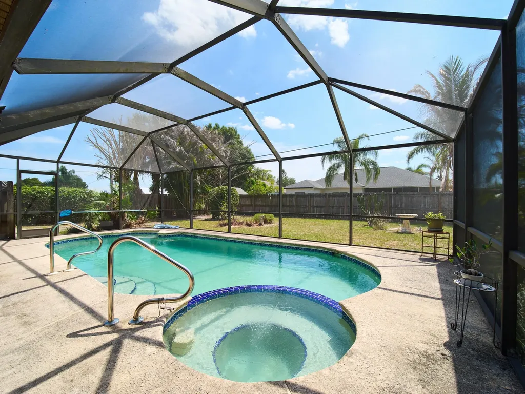 544 SW Dairy Road Port St Lucie FL 34953