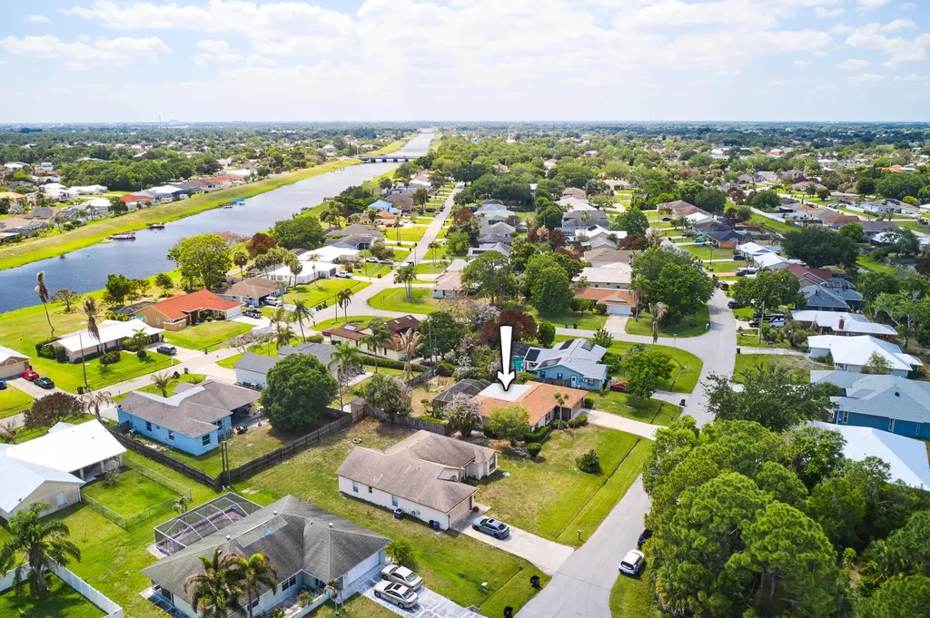 544 SW Dairy Road Port St Lucie FL 34953