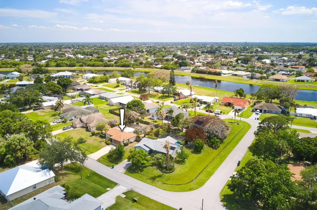 544 SW Dairy Road Port St Lucie FL 34953