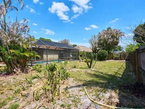 544 SW Dairy Road Port St Lucie FL 34953