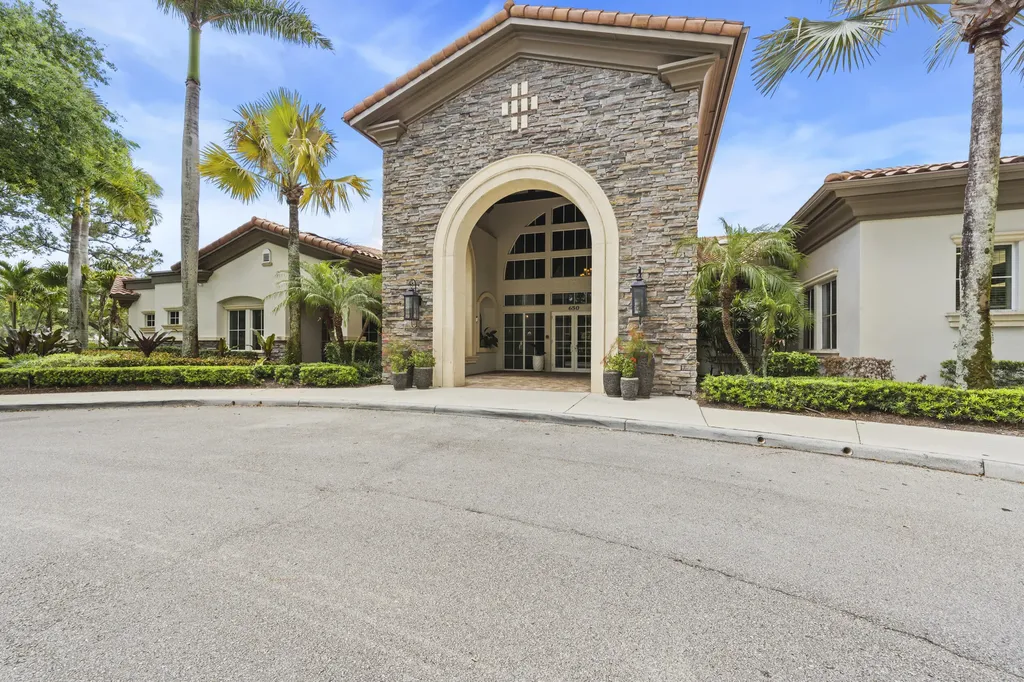 834 Madison Court Palm Beach Gardens FL 33410